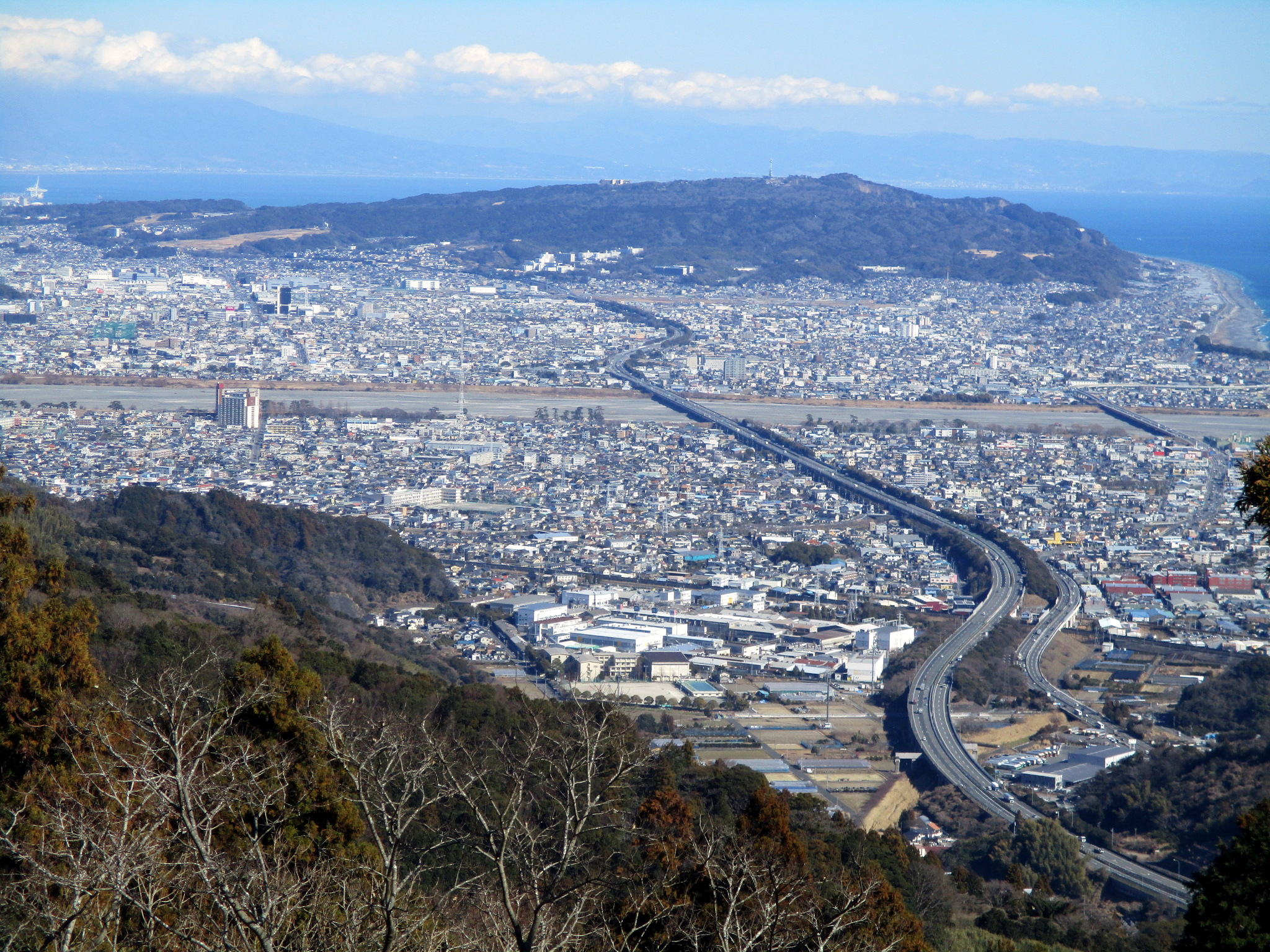 日本平の右端が久能山 日本平の右端が久能山
